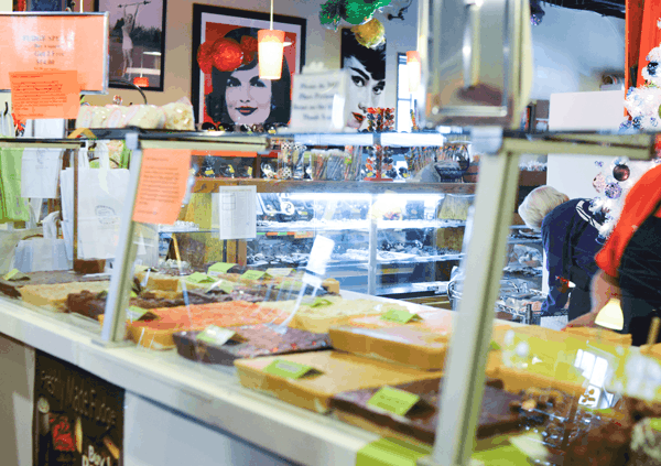 Old Town Sweet Shop in Temecula. The best fudge and a delicious homemade ice cream shop. #LorimarSleepover