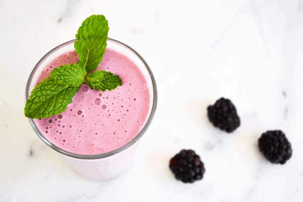 A Pretty Blackberry Smoothie Recipe