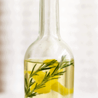 How to make herb infused wine. It doesn't even require a recipe, just pick your favorite herbs and fruit and create your own delicious drinks! | Cupcakes and Cutlery