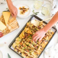 easy blue cheese nachos on potato chips