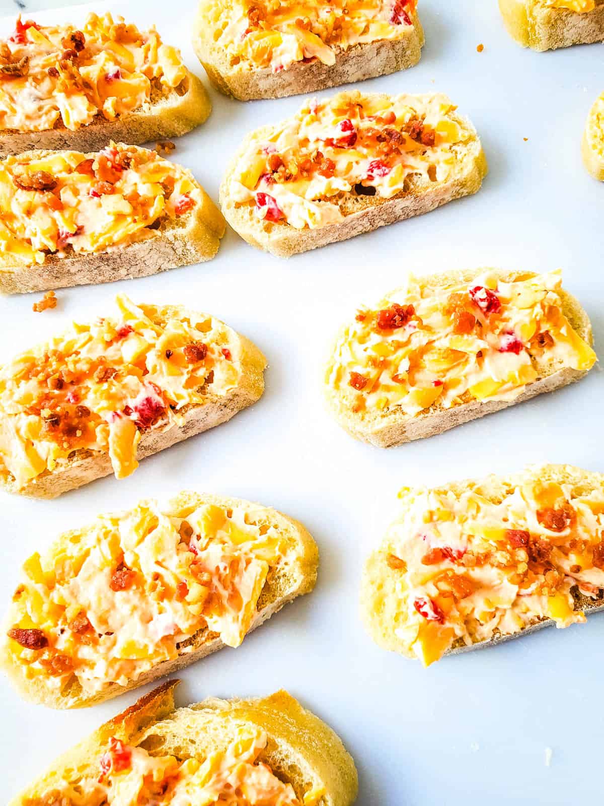 Bacon pimiento cheese crostini finished product.